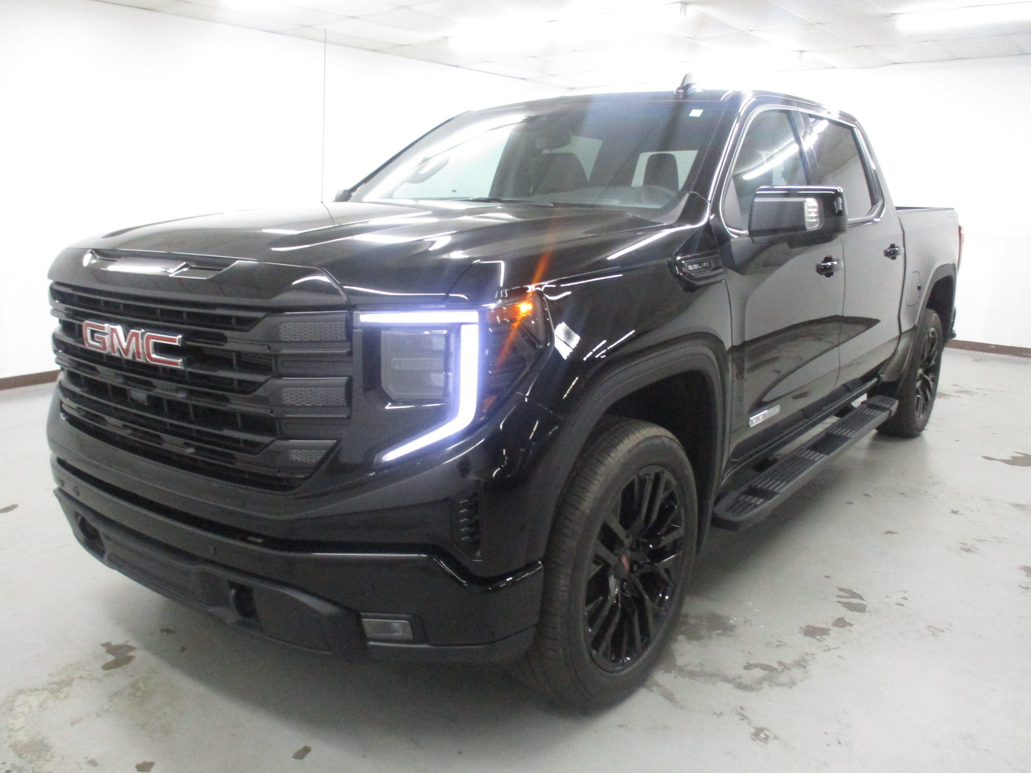 New 2026 GMC Sierra 1500 Elevation w/ Elevation Premium Package AWD/4WD image 1
