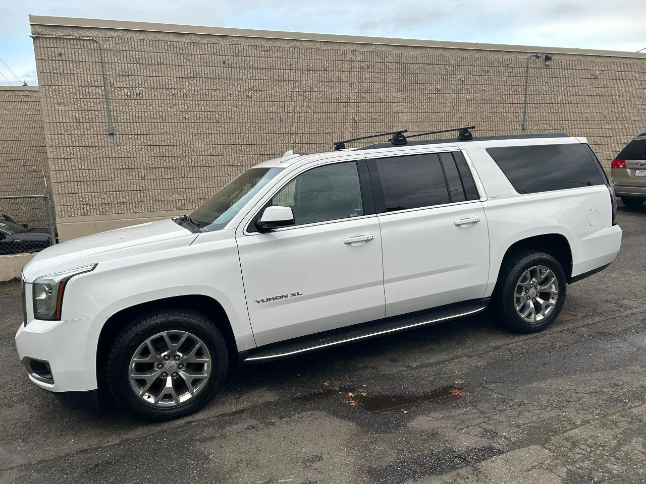 Used 2015 GMC Yukon XL SLT AWD/4WD image 8