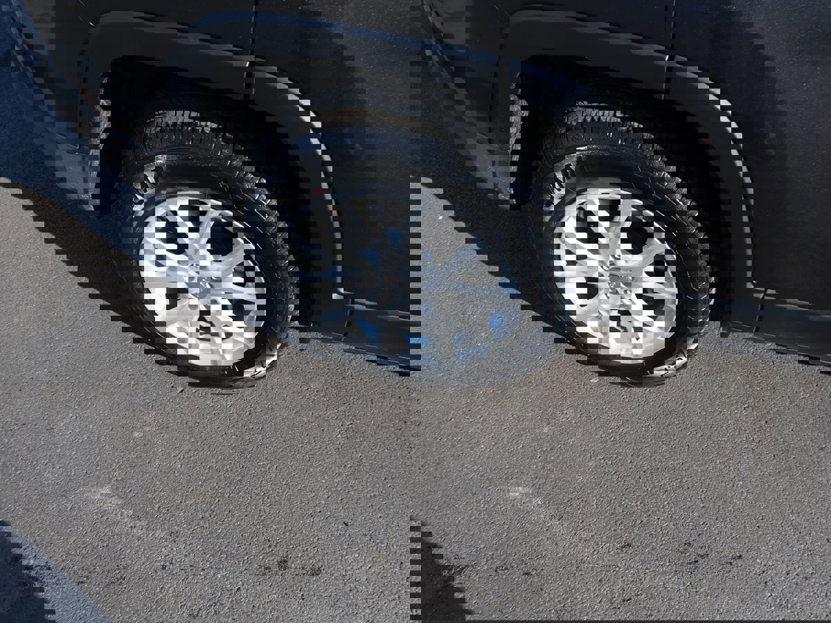 Used 2017 Jeep Cherokee Latitude w/ True North Edition image 34