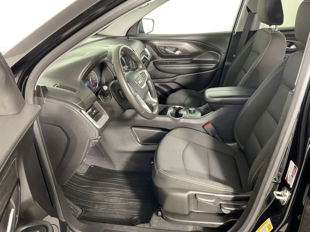 Used 2024 GMC Terrain SLE image 17
