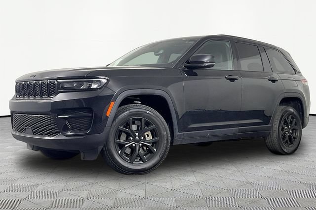 Used 2024 Jeep Grand Cherokee Altitude AWD/4WD image 1