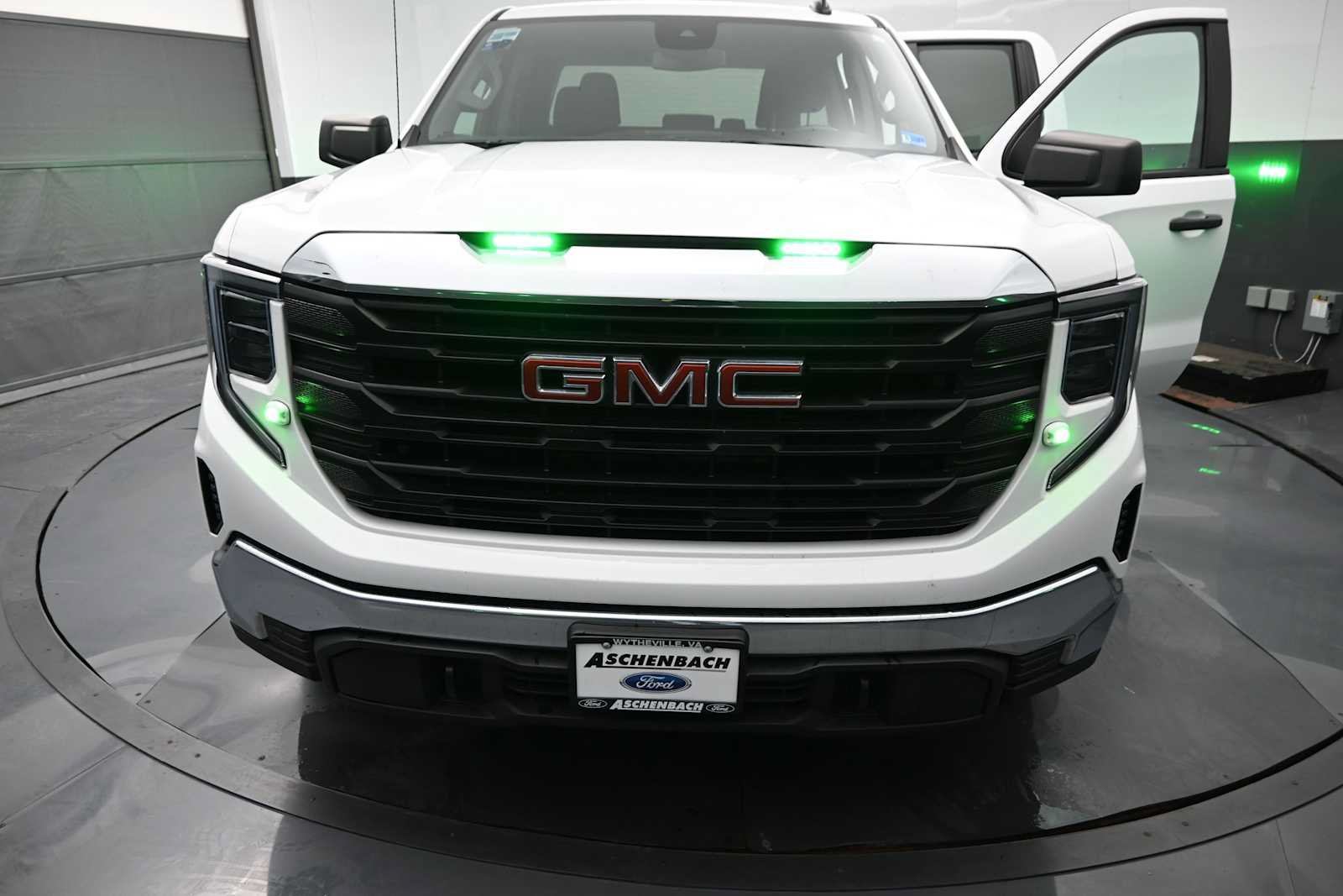 Used 2024 GMC Sierra 1500 Pro w/ Pro Value Package AWD/4WD image 17