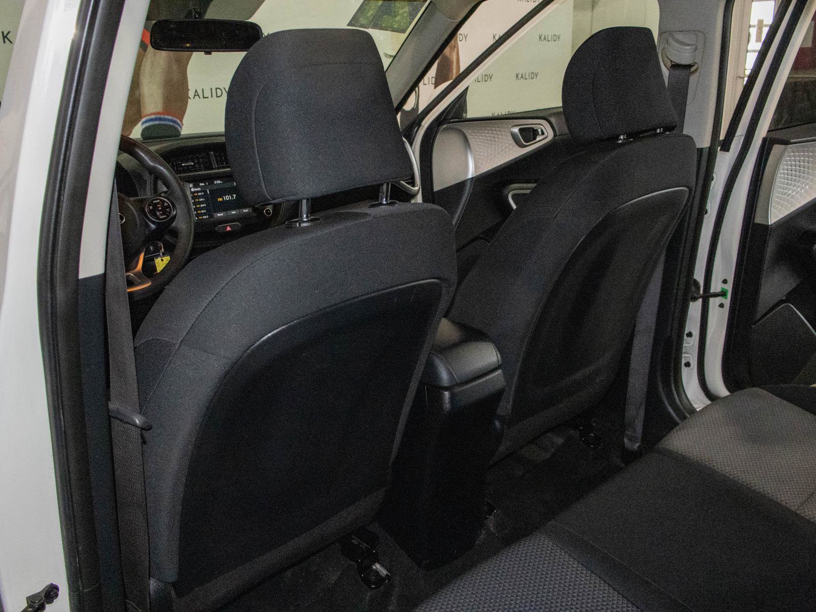 Used 2021 Kia Soul LX image 9