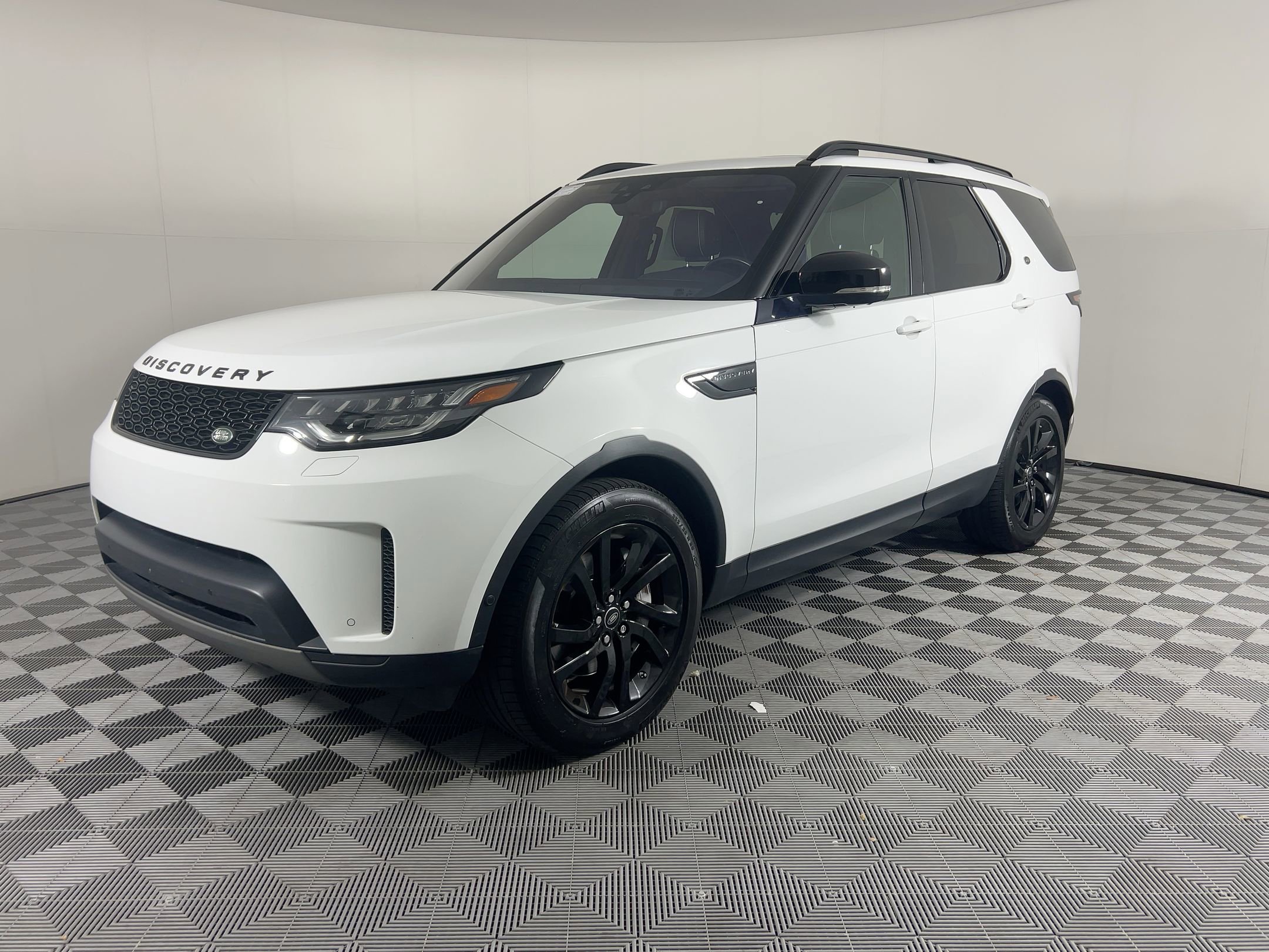Used 2018 Land Rover Discovery HSE