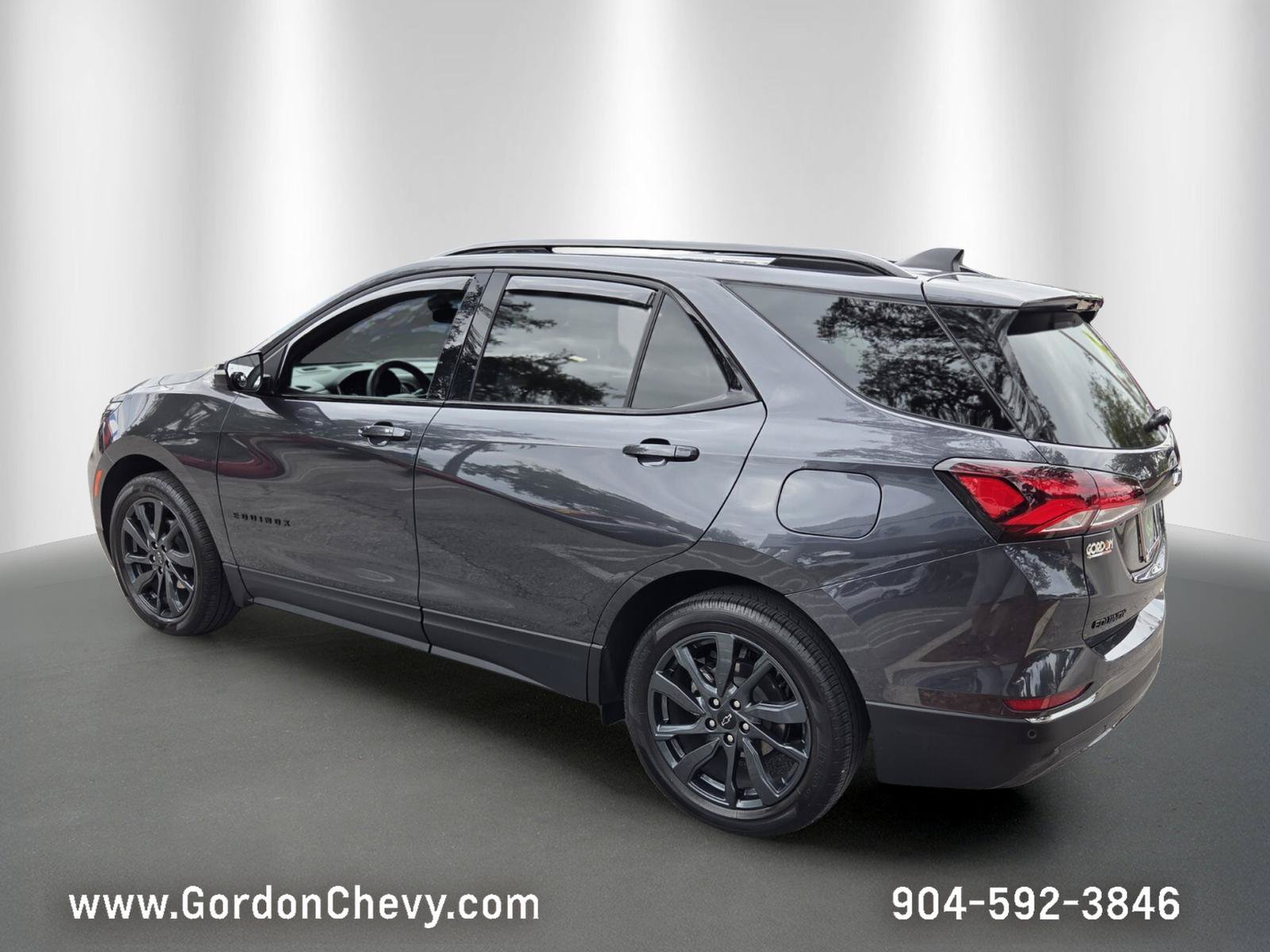 Certified 2023 Chevrolet Equinox RS w/ RS Leather Package FWD image 3