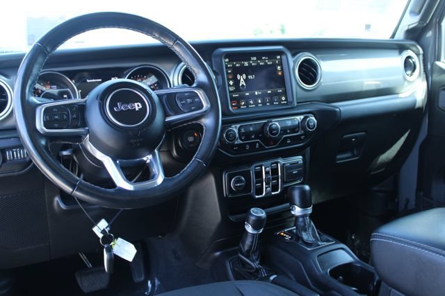 Used 2022 Jeep Wrangler Unlimited Sahara w/ Cold Weather Group AWD/4WD image 13