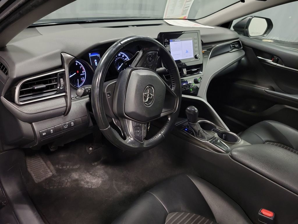 Used 2022 Toyota Camry SE FWD image 13