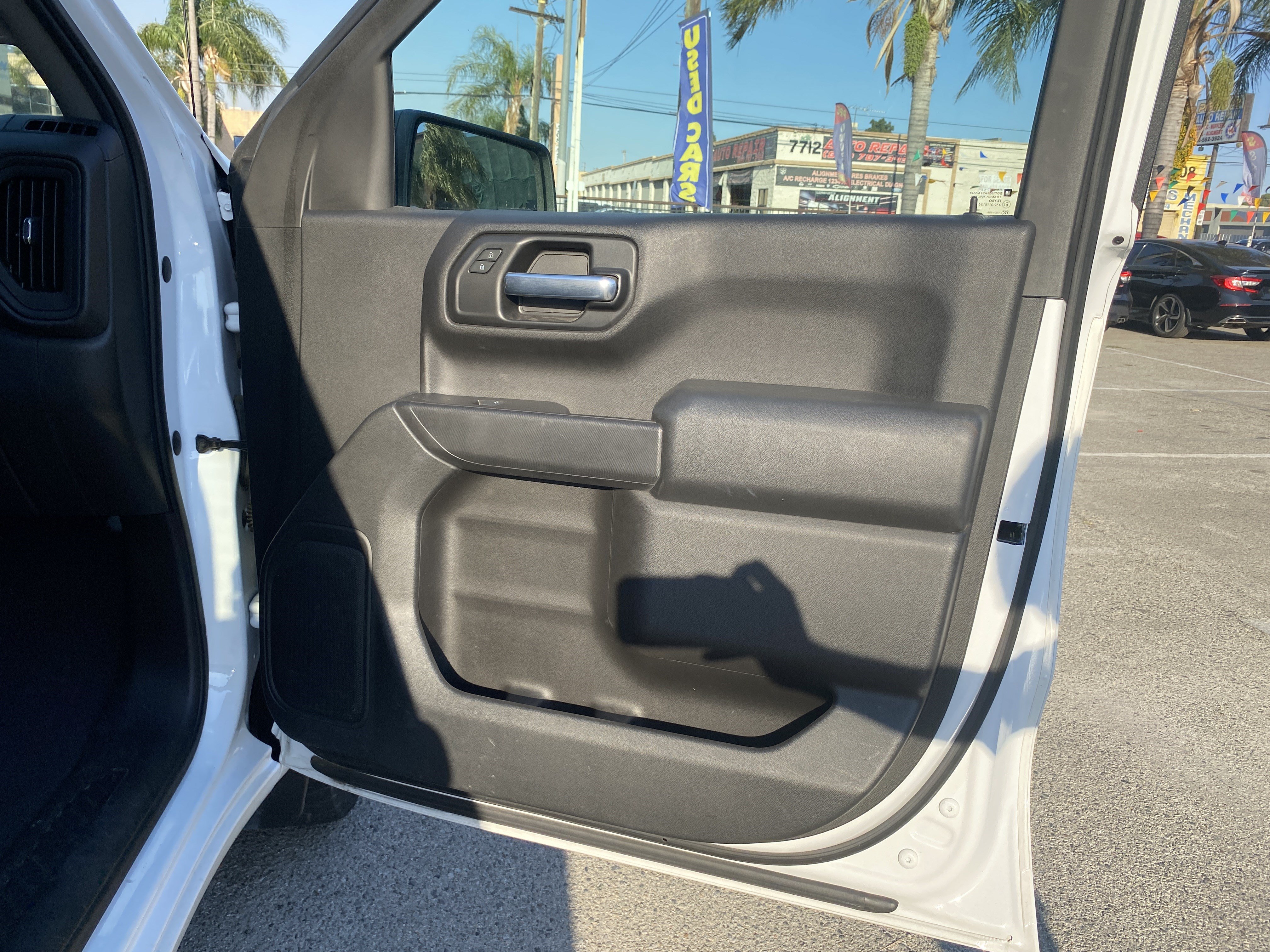 Used 2020 Chevrolet Silverado 1500 Custom w/ Custom Value Package RWD image 23