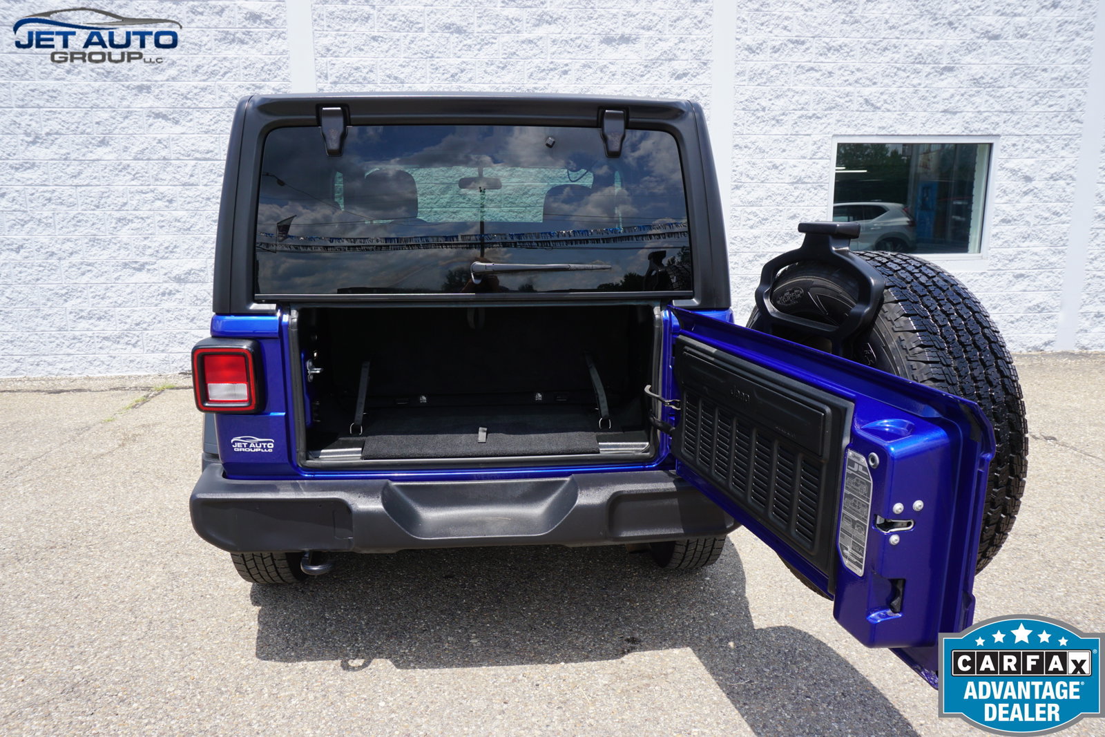Used 2018 Jeep Wrangler Sport AWD/4WD image 16
