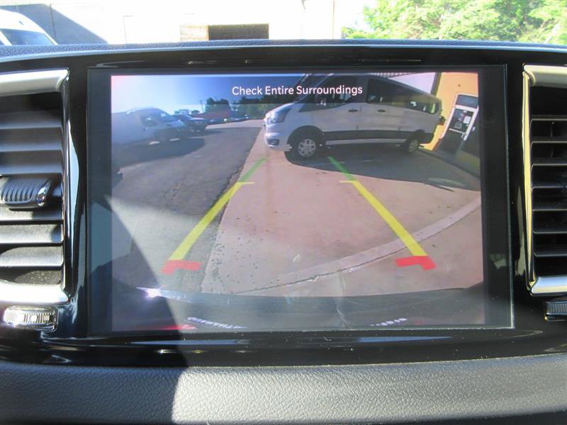 Used 2023 Chrysler Pacifica Touring-L FWD image 20