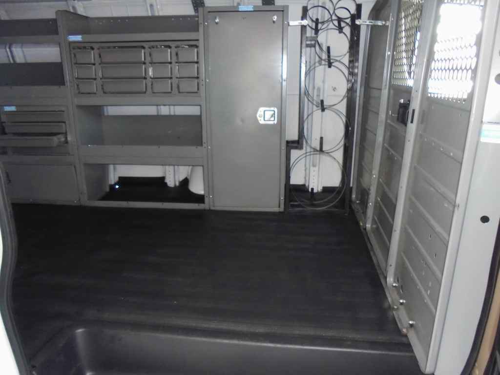 Used 2018 Chevrolet Express 2500 Extended RWD image 6