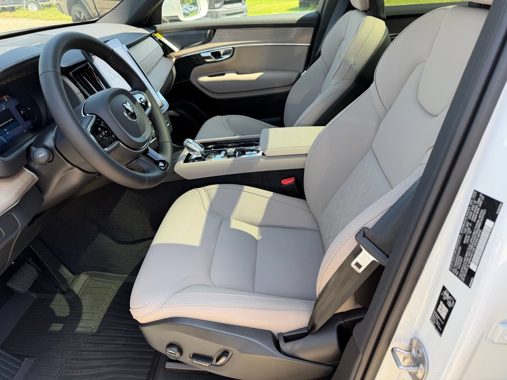 New 2026 Volvo XC90 B6 Plus w/ Protection Package Premier AWD/4WD image 17
