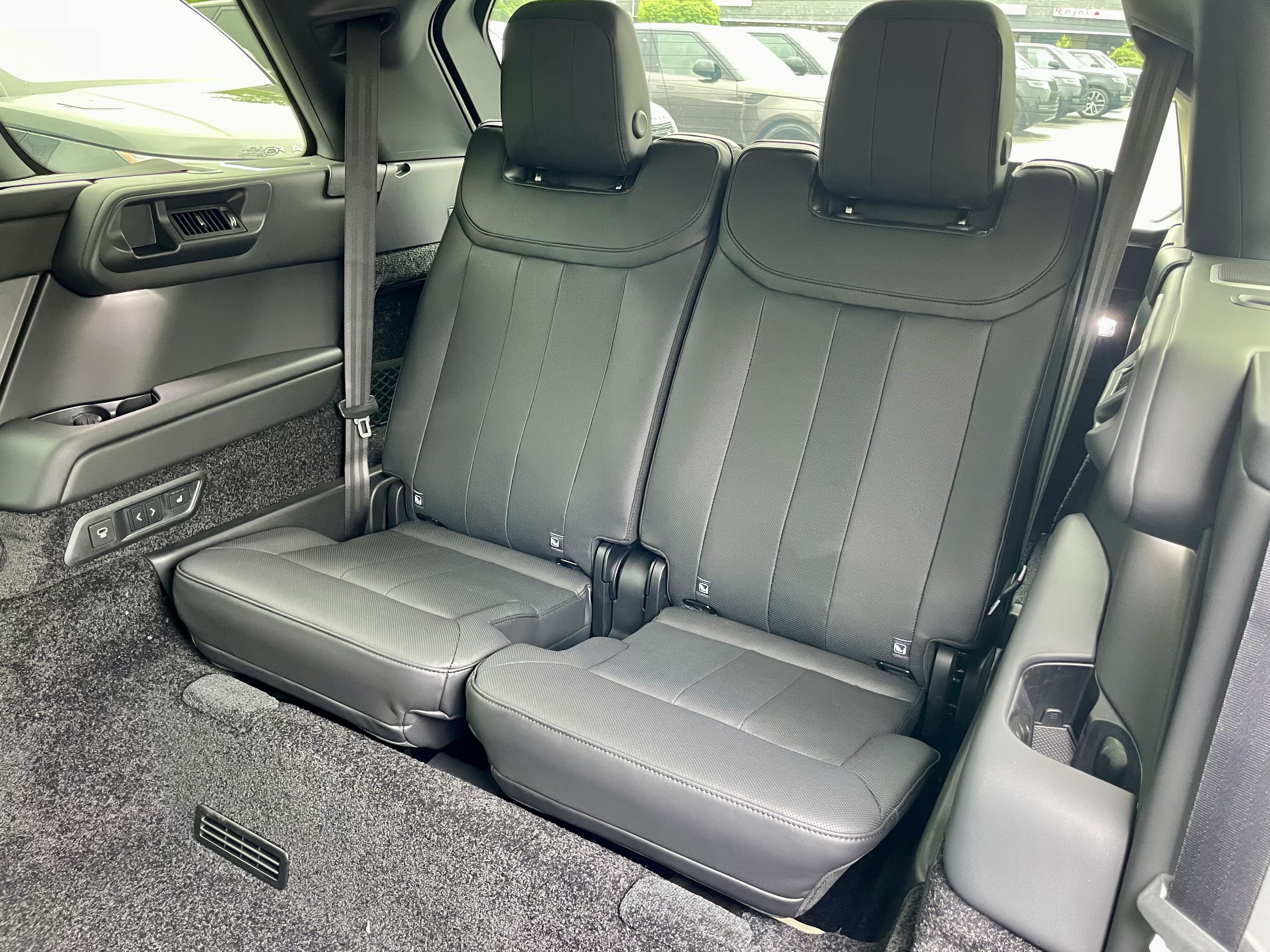 New 2026 Land Rover Range Rover SE AWD/4WD image 32