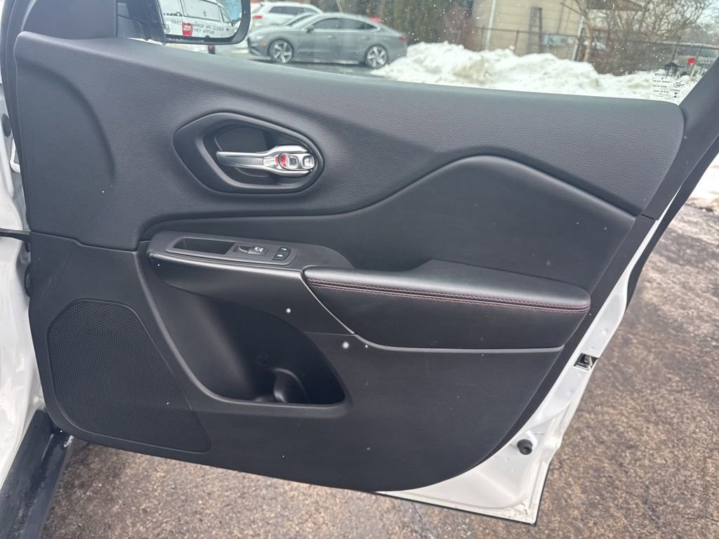 Used 2022 Jeep Cherokee Trailhawk w/ Premium Leather Package image 30