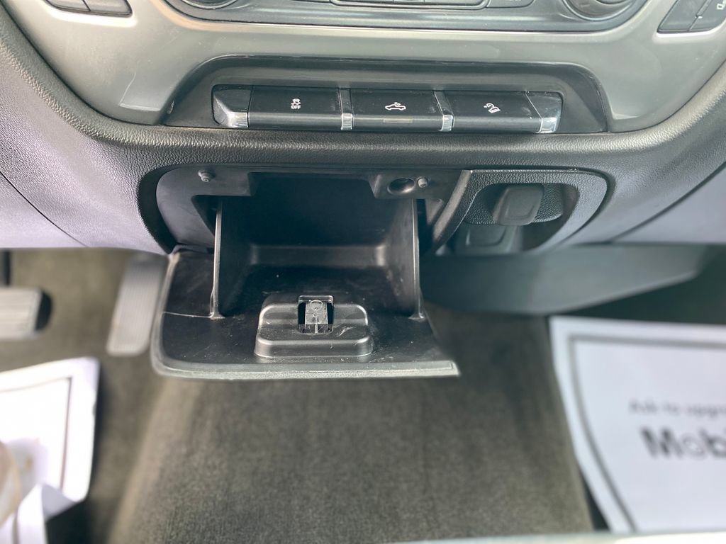 Used 2018 Chevrolet Silverado 1500 LT w/ All Star Edition AWD/4WD image 24