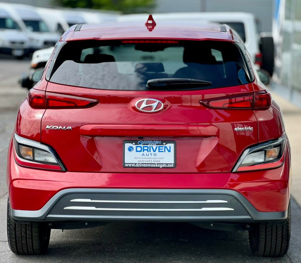 Used 2022 Hyundai Kona SEL w/ Convenience Package FWD image 4