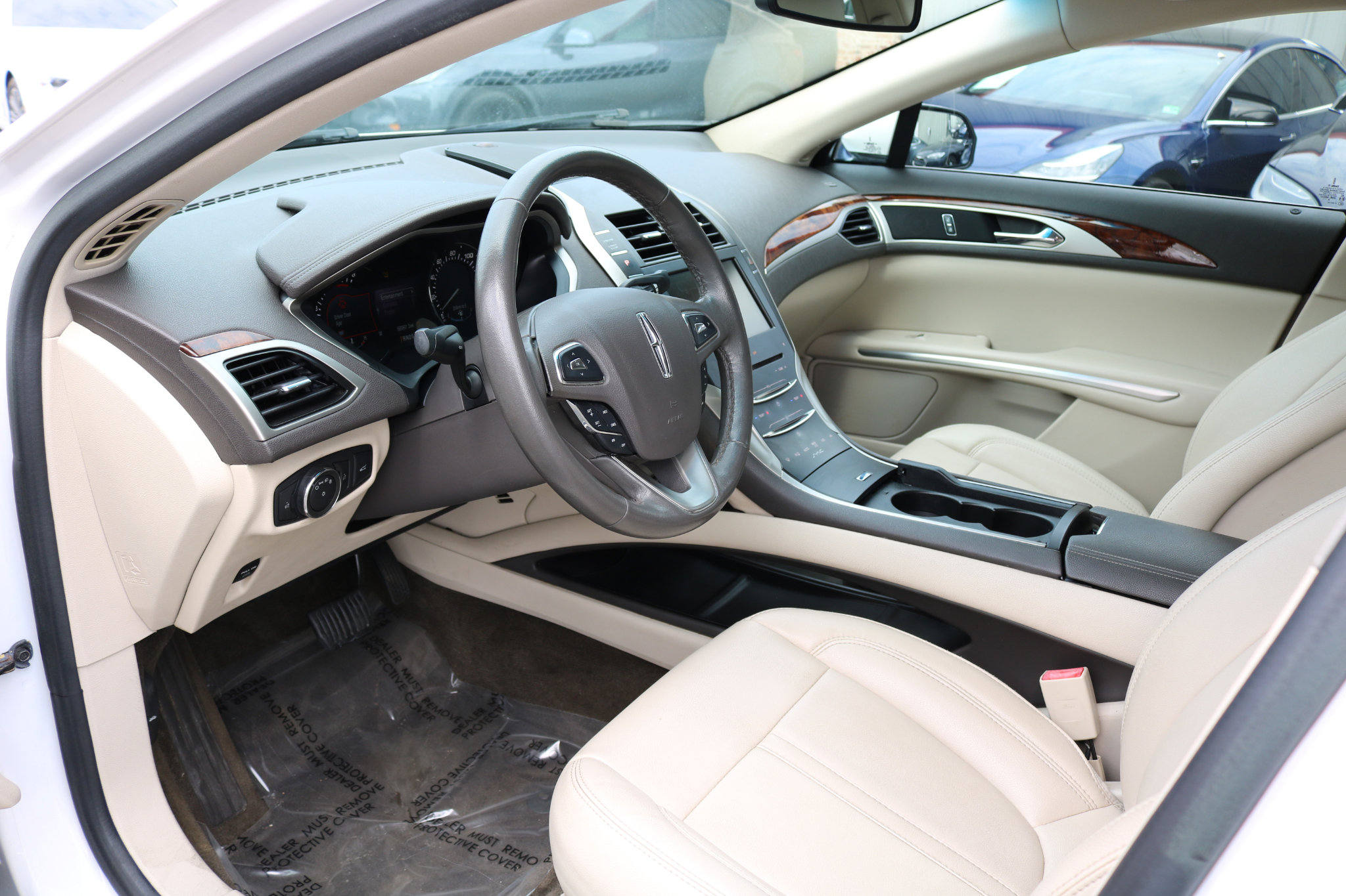 Used 2016 Lincoln MKZ image 16