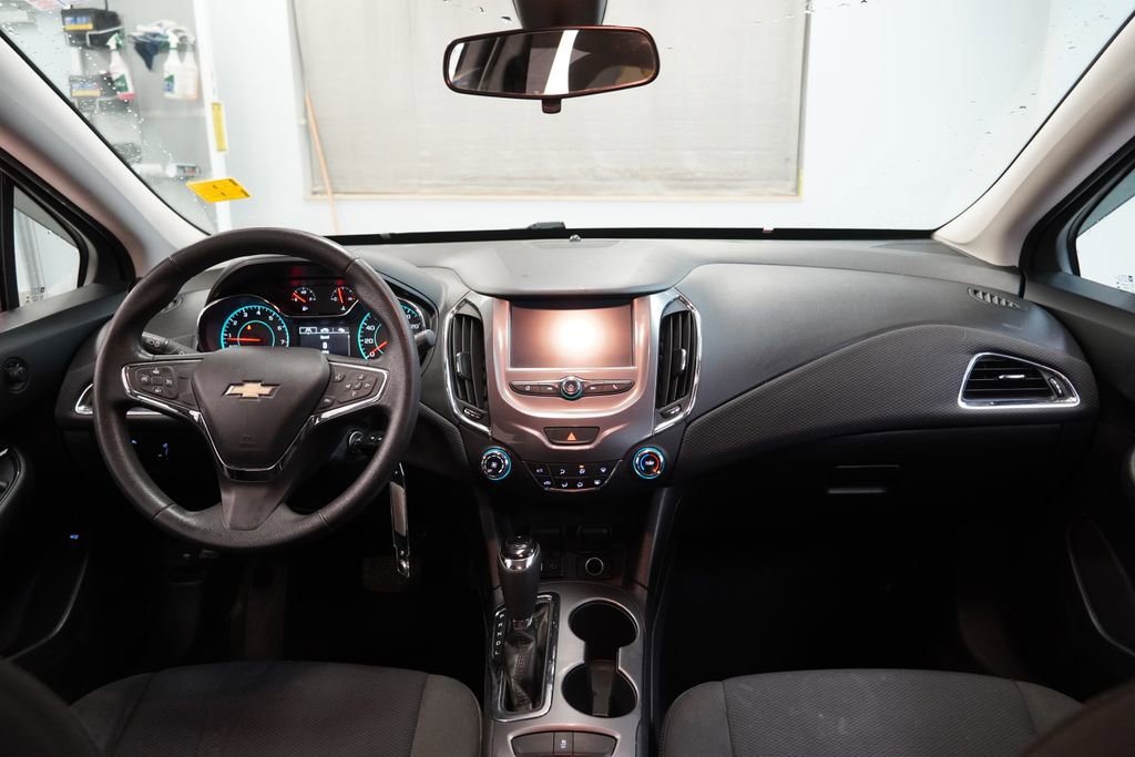 Used 2016 Chevrolet Cruze LT FWD image 18