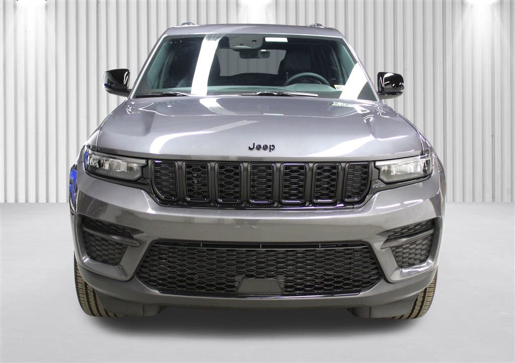 New 2025 Jeep Grand Cherokee Altitude image 37