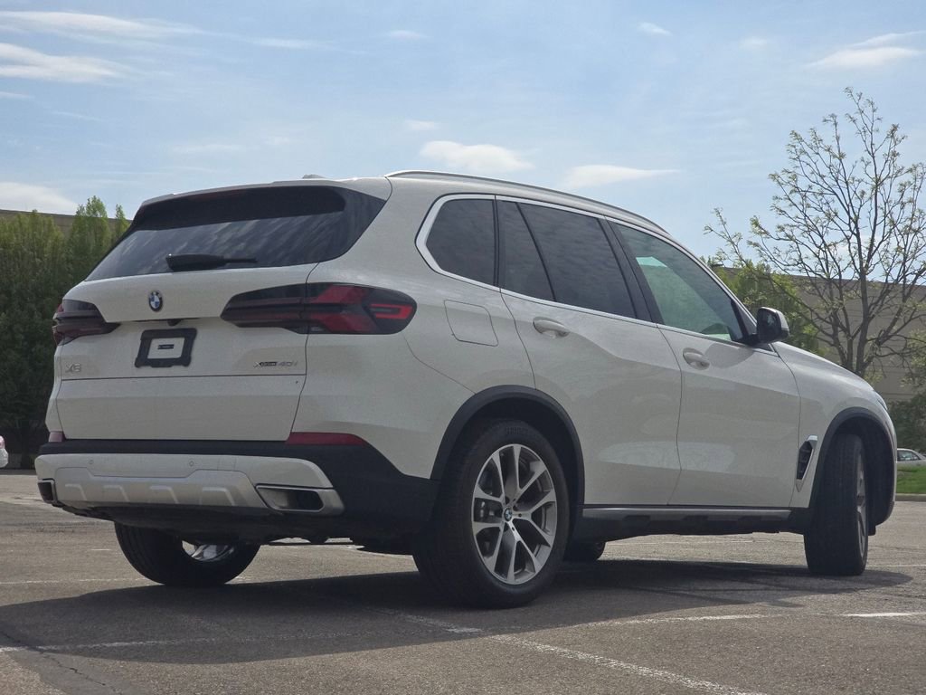 Used 2024 BMW X5 xDrive40i w/ Premium Package image 16