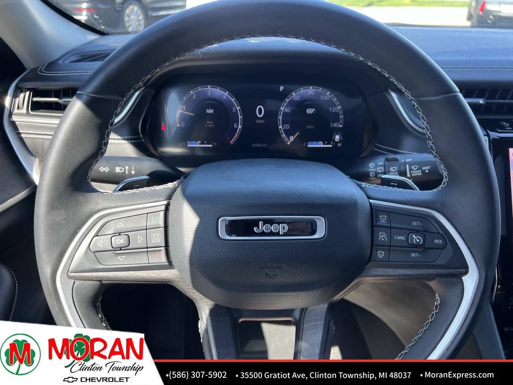 Used 2023 Jeep Grand Cherokee Limited AWD/4WD image 20