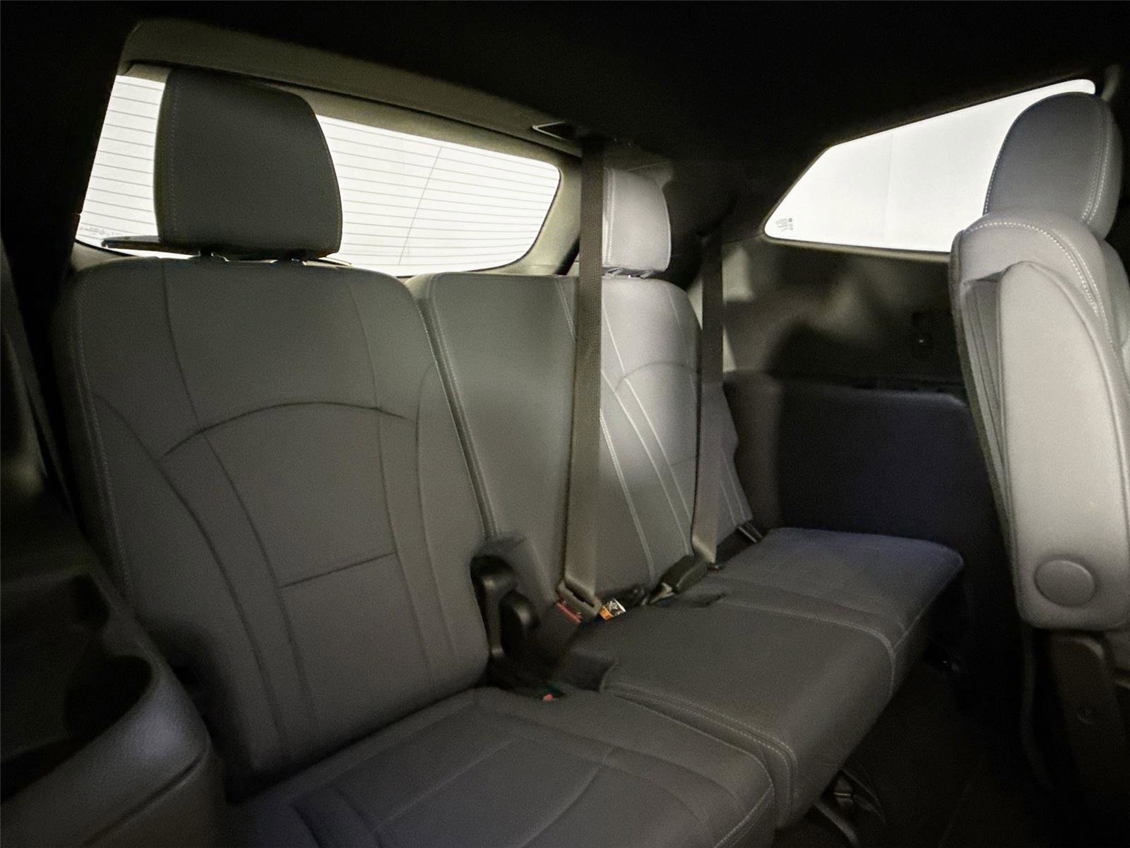 Used 2024 Buick Enclave Essence image 40