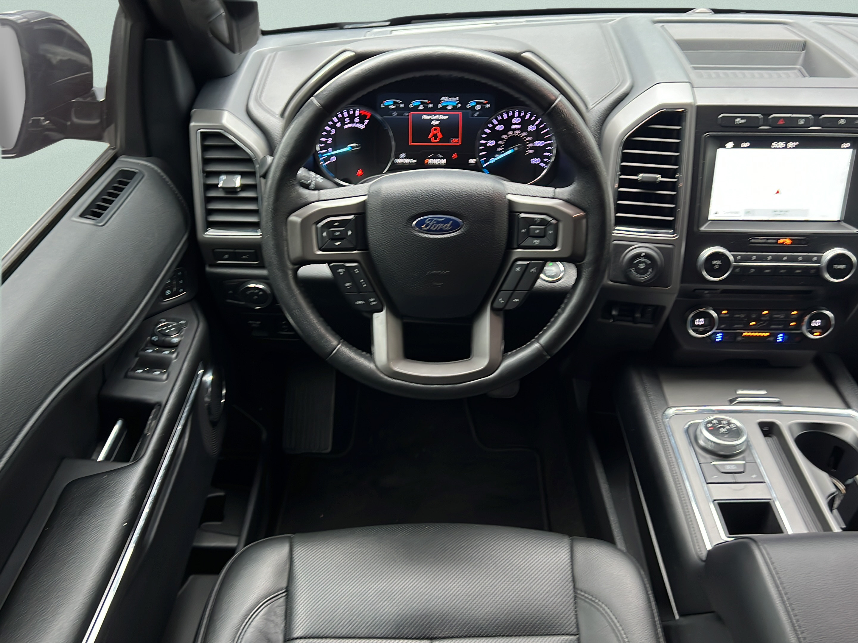 Used 2018 Ford Expedition XLT w/ Equipment Group 202A RWD image 12