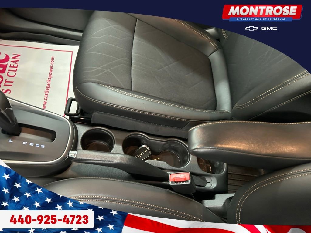 Used 2022 Chevrolet Trax LT w/ LT Convenience Package image 16