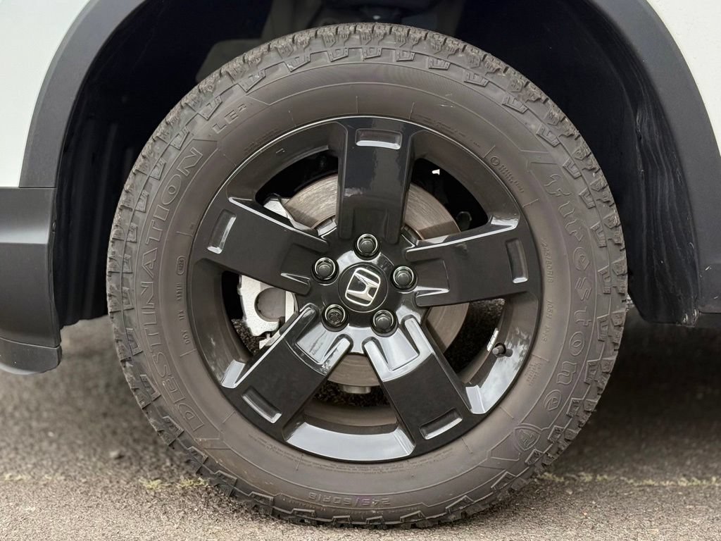 Used 2025 Honda Ridgeline Black Edition image 9