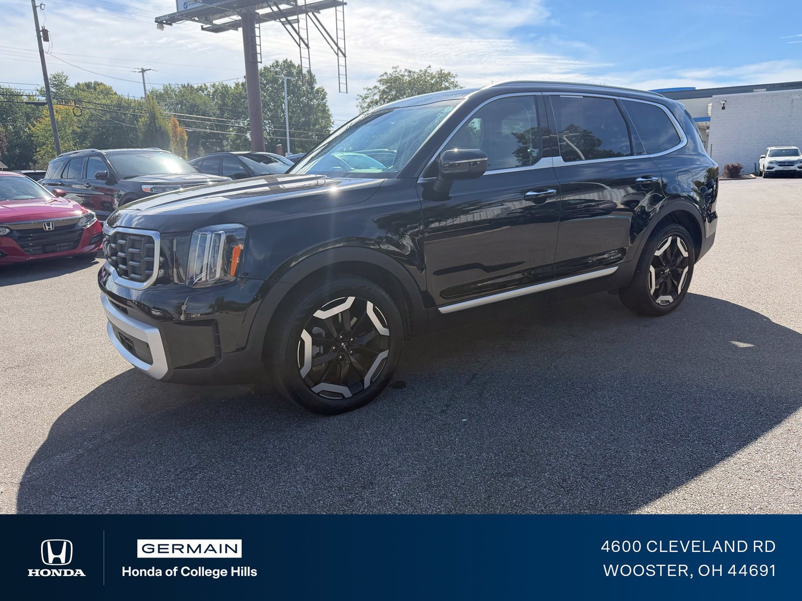 Used 2023 Kia Telluride S FWD image 1