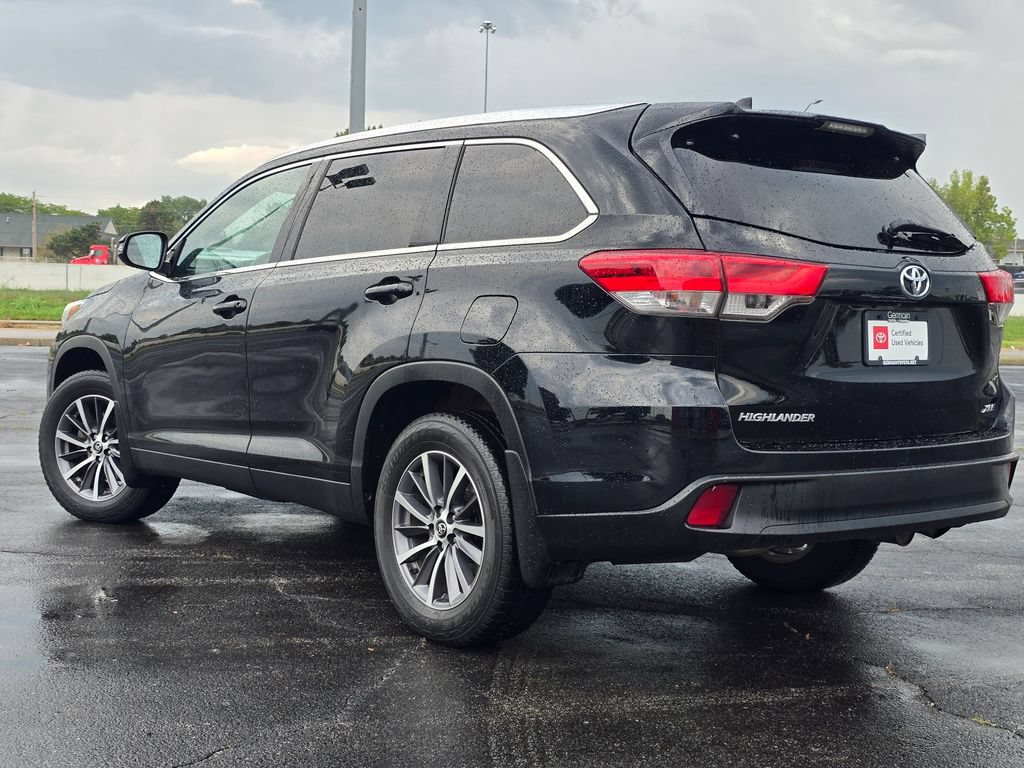 Used 2019 Toyota Highlander XLE FWD image 15