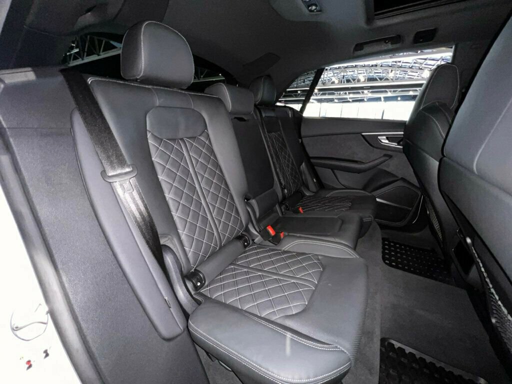Used 2023 Audi SQ8 Premium Plus w/ Executive Package image 26