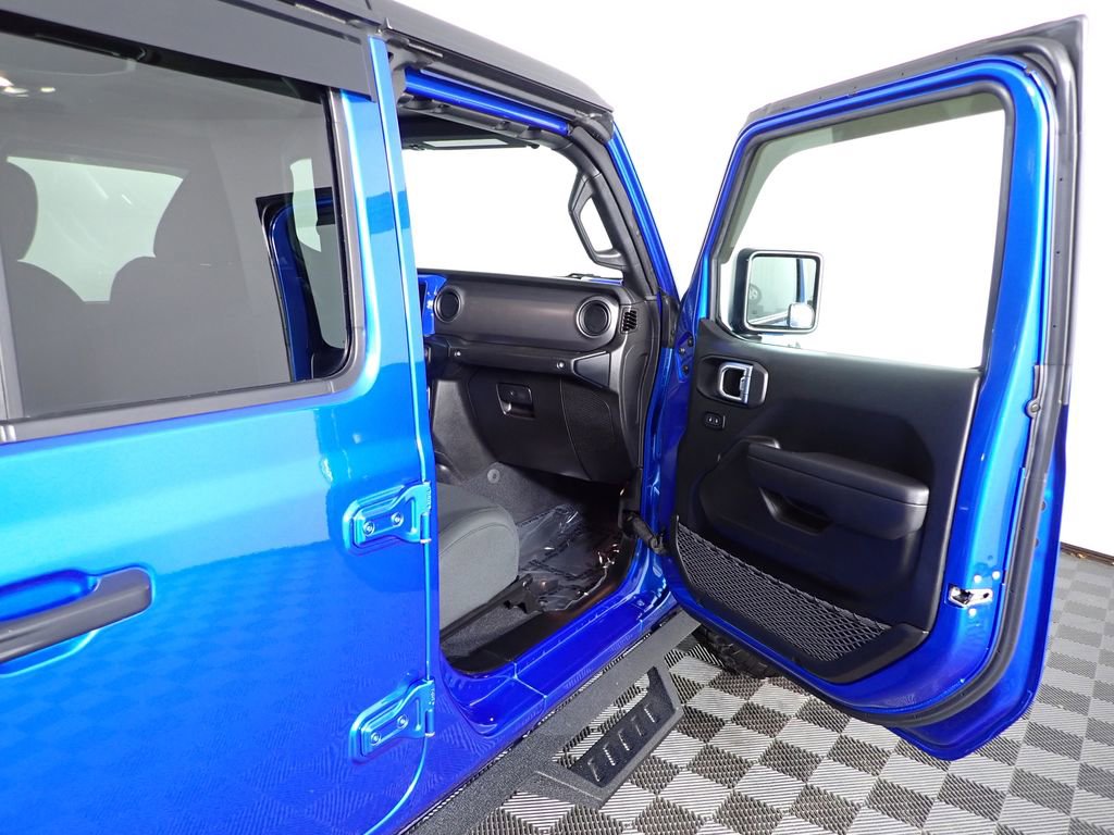 Used 2023 Jeep Gladiator Willys image 40