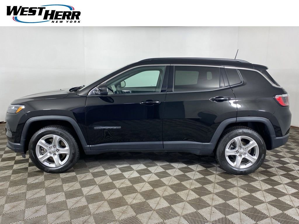 Used 2023 Jeep Compass Latitude w/ Convenience Group AWD/4WD image 24