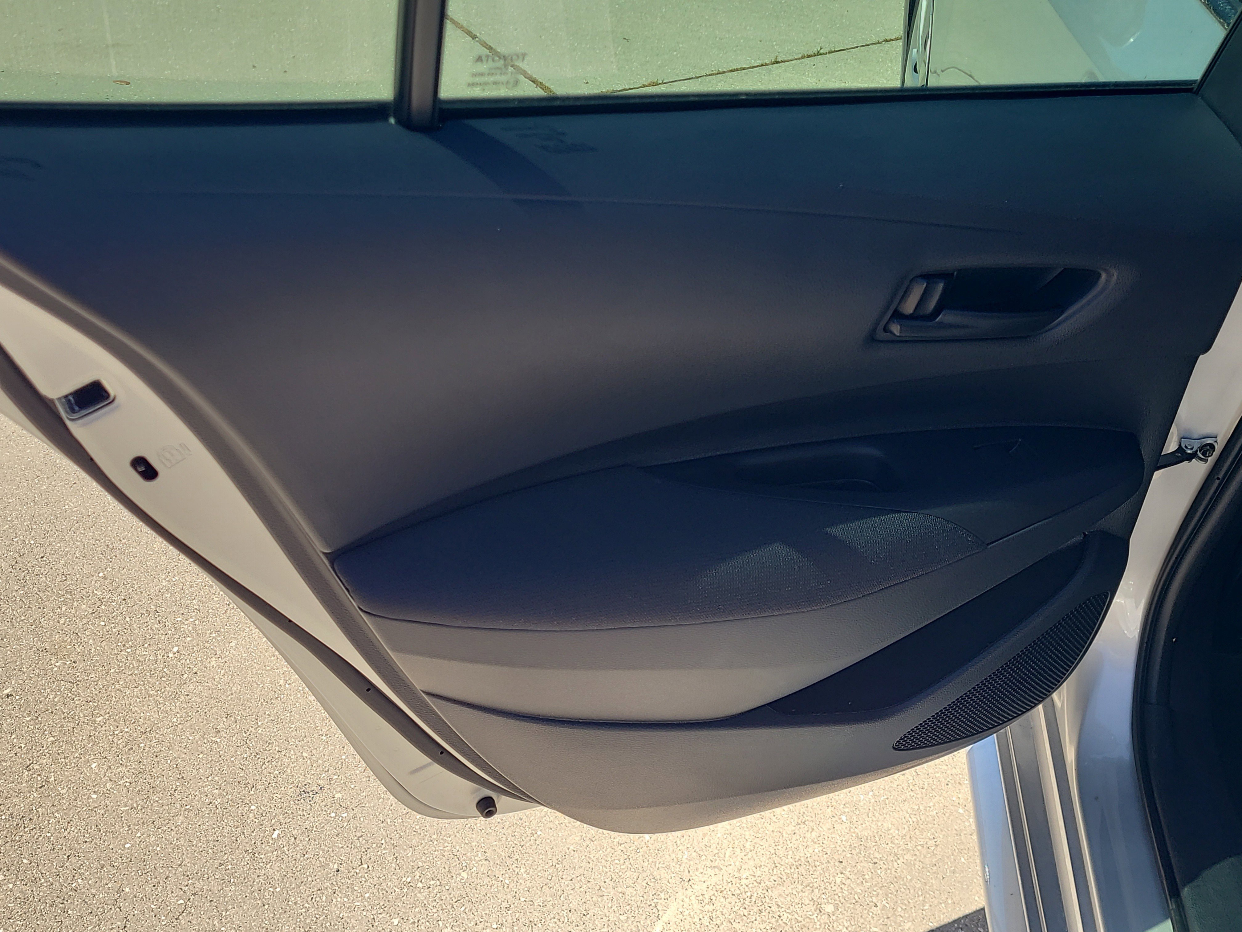 Used 2025 Toyota Corolla LE FWD image 10