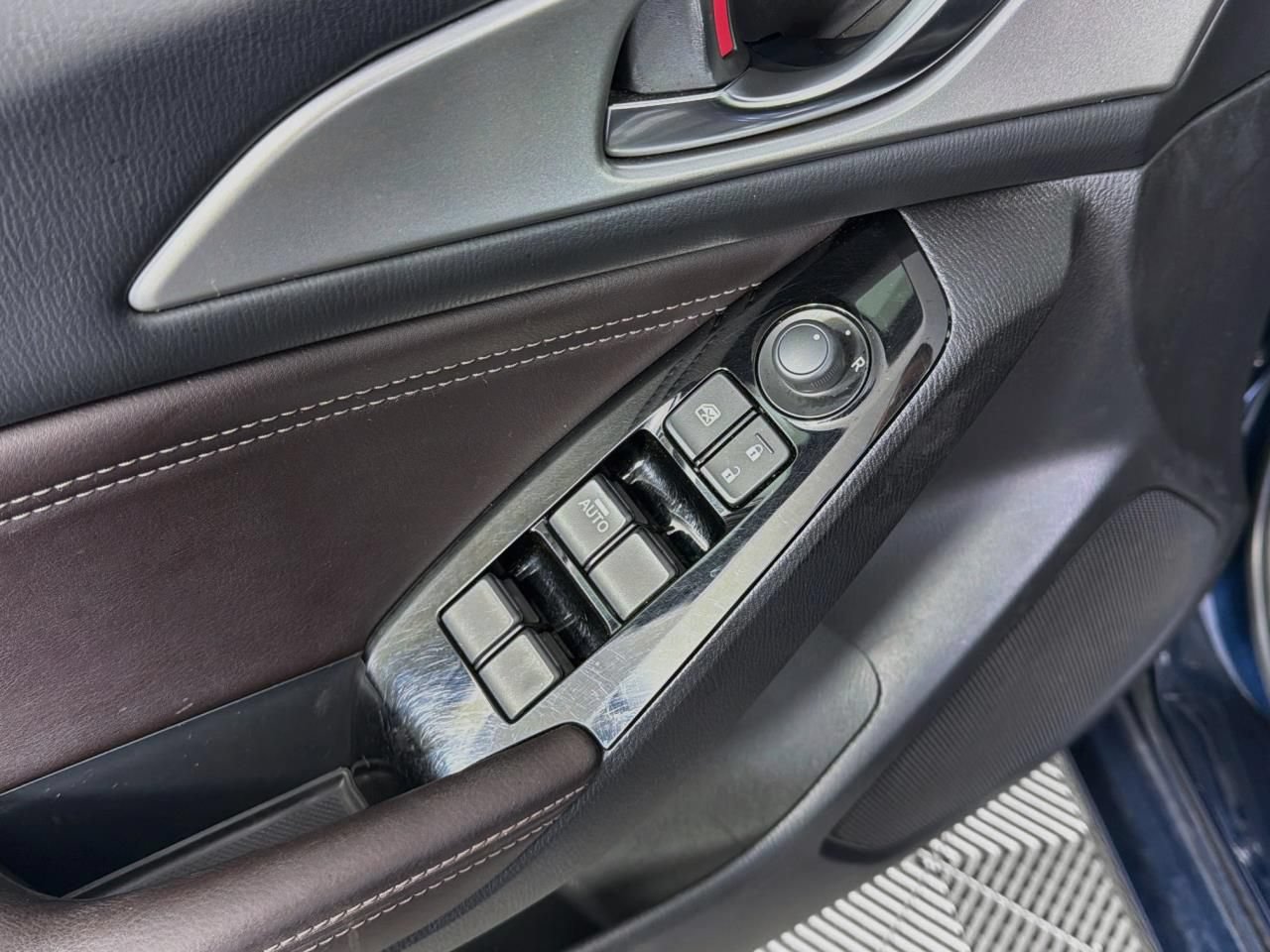 Used 2018 MAZDA MAZDA3 Touring FWD image 22