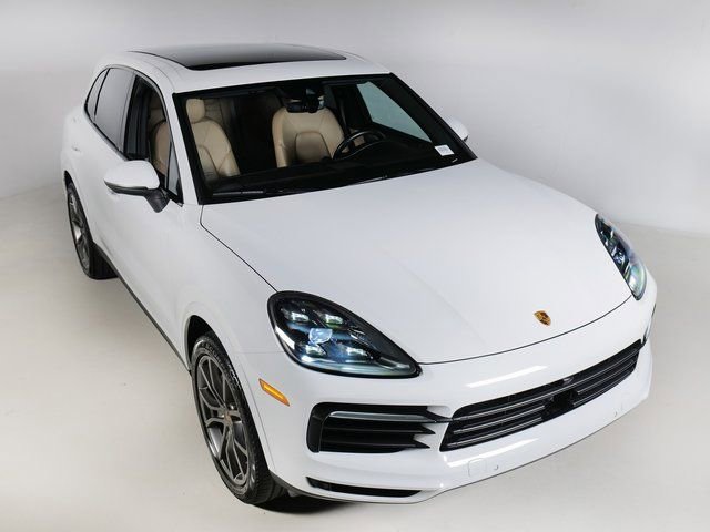 Certified 2023 Porsche Cayenne Platinum Edition image 31