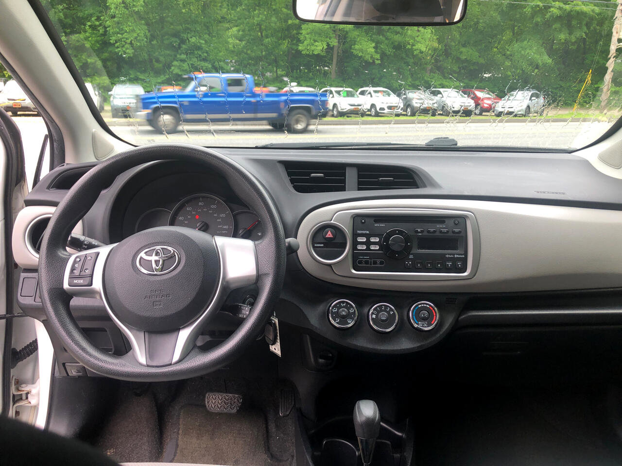 Used 2013 Toyota Yaris LE image 11