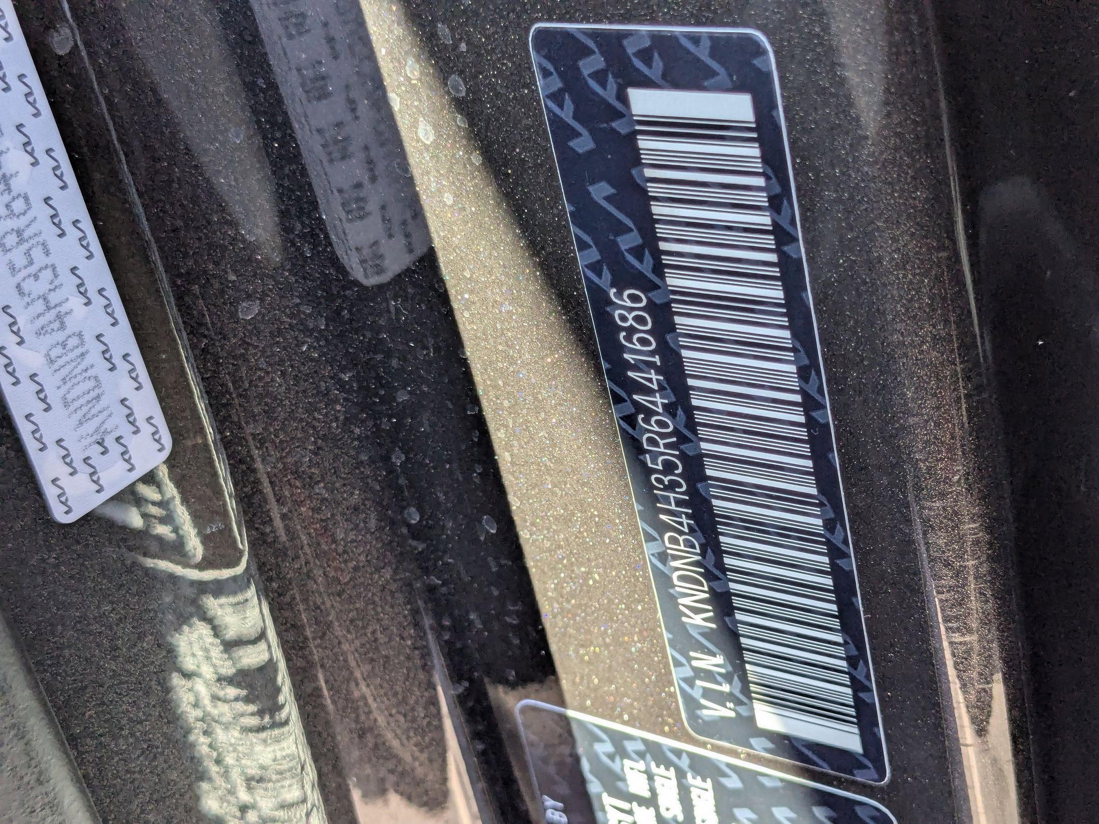 Used 2024 Kia Carnival LX image 34