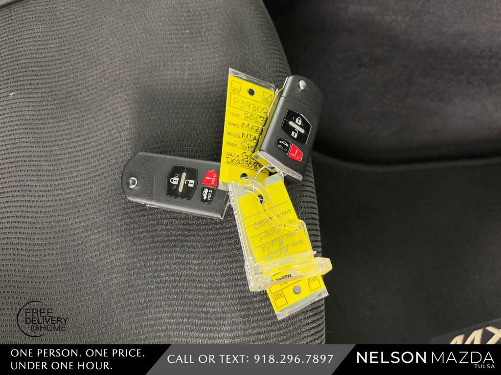 Used 2013 MAZDA MX-5 Miata Sport image 43