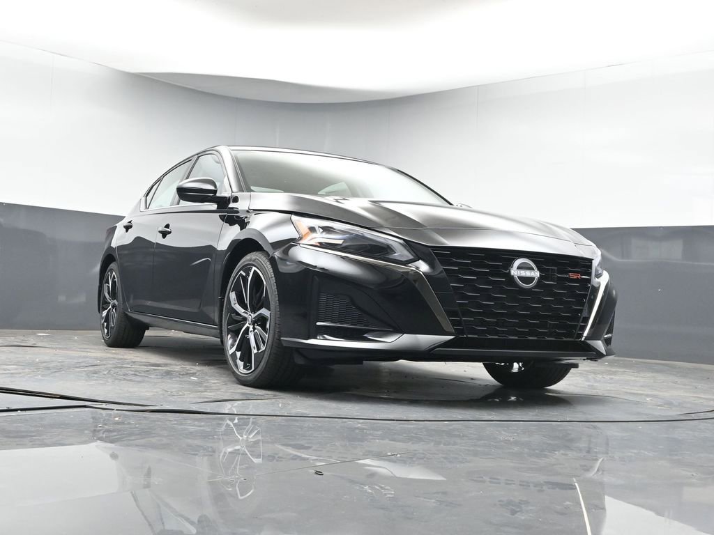 New 2025 Nissan Altima 2.5 SR image 35