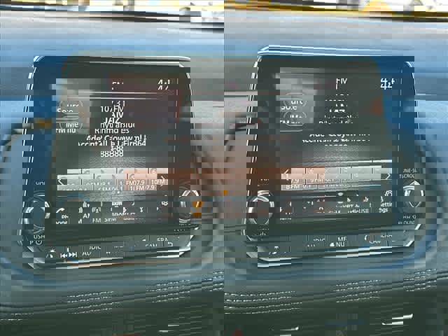 Used 2025 Nissan Rogue SV w/ SV Premium Package image 23