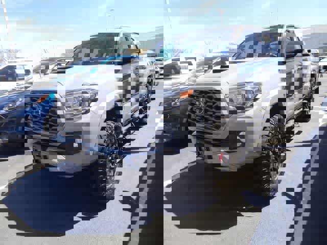 Used 2021 Toyota Tacoma TRD Sport image 1