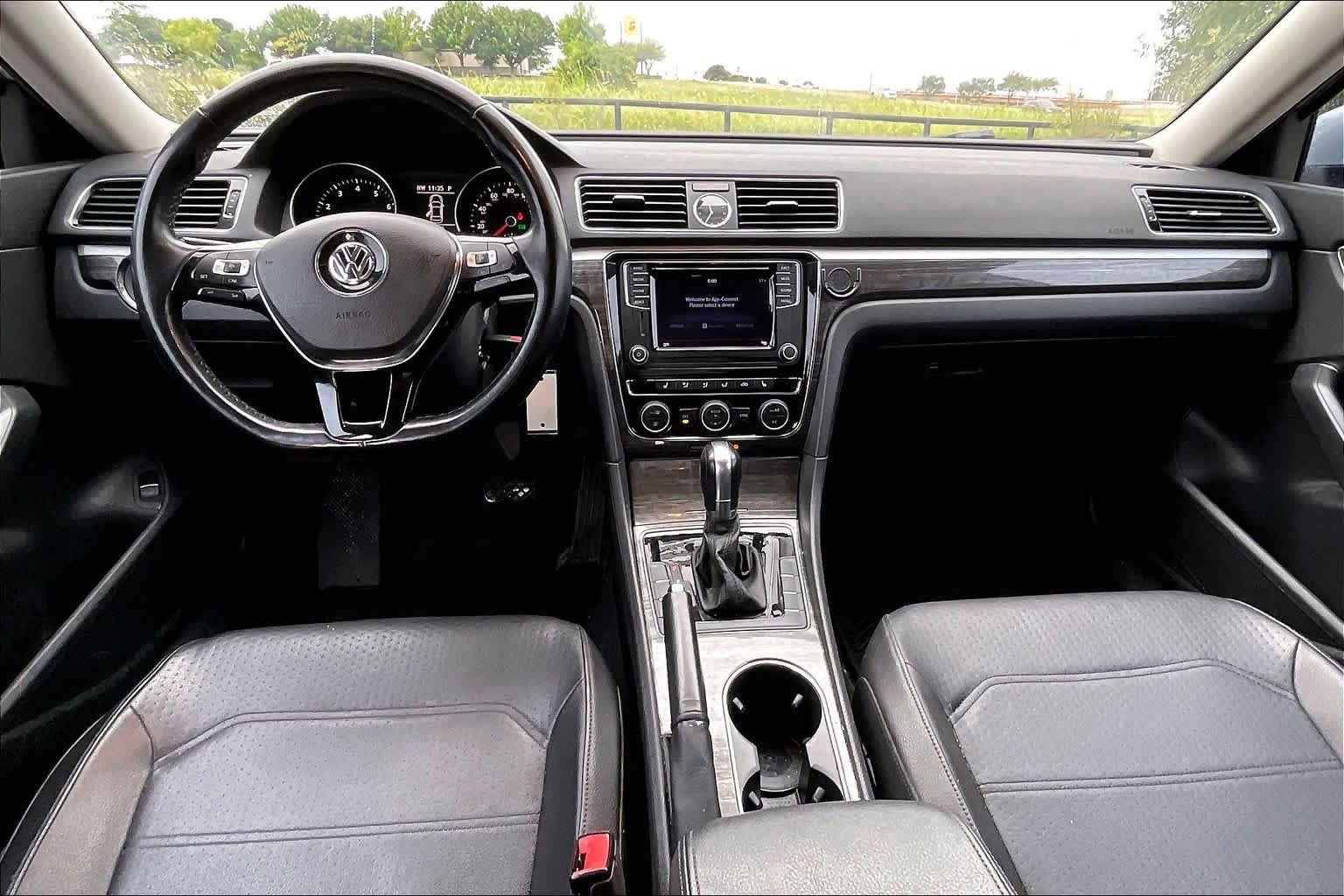 Used 2016 Volkswagen Passat 1.8T SE FWD image 16