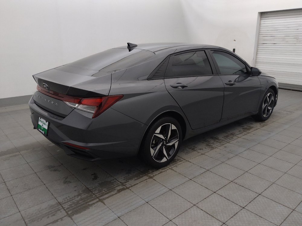 Used 2023 Hyundai Elantra SEL w/ Convenience Package FWD image 10