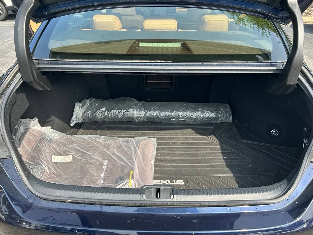 Used 2019 Lexus ES 350 w/ Accessory Package FWD image 16