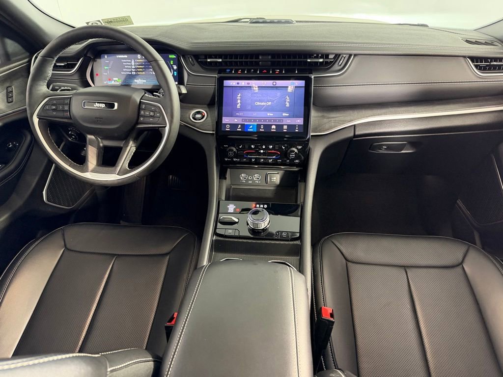Used 2025 Jeep Grand Cherokee Limited 4xe image 12
