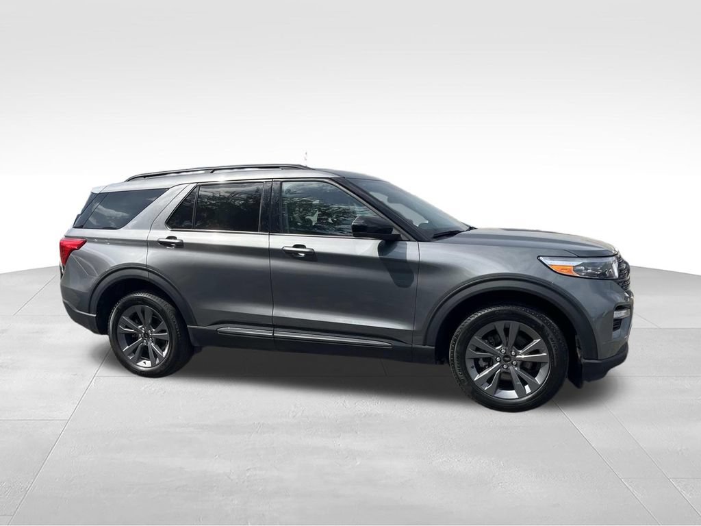 Certified 2024 Ford Explorer XLT w/ Equipment Group 202A AWD/4WD video 3