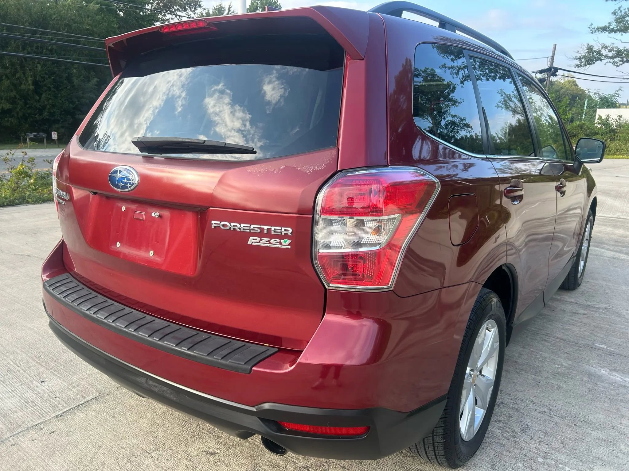 Used 2016 Subaru Forester 2.5i Limited image 10