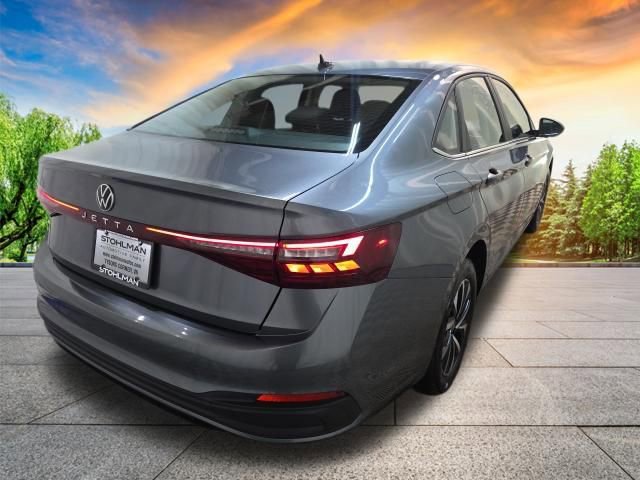 Used 2025 Volkswagen Jetta S image 4
